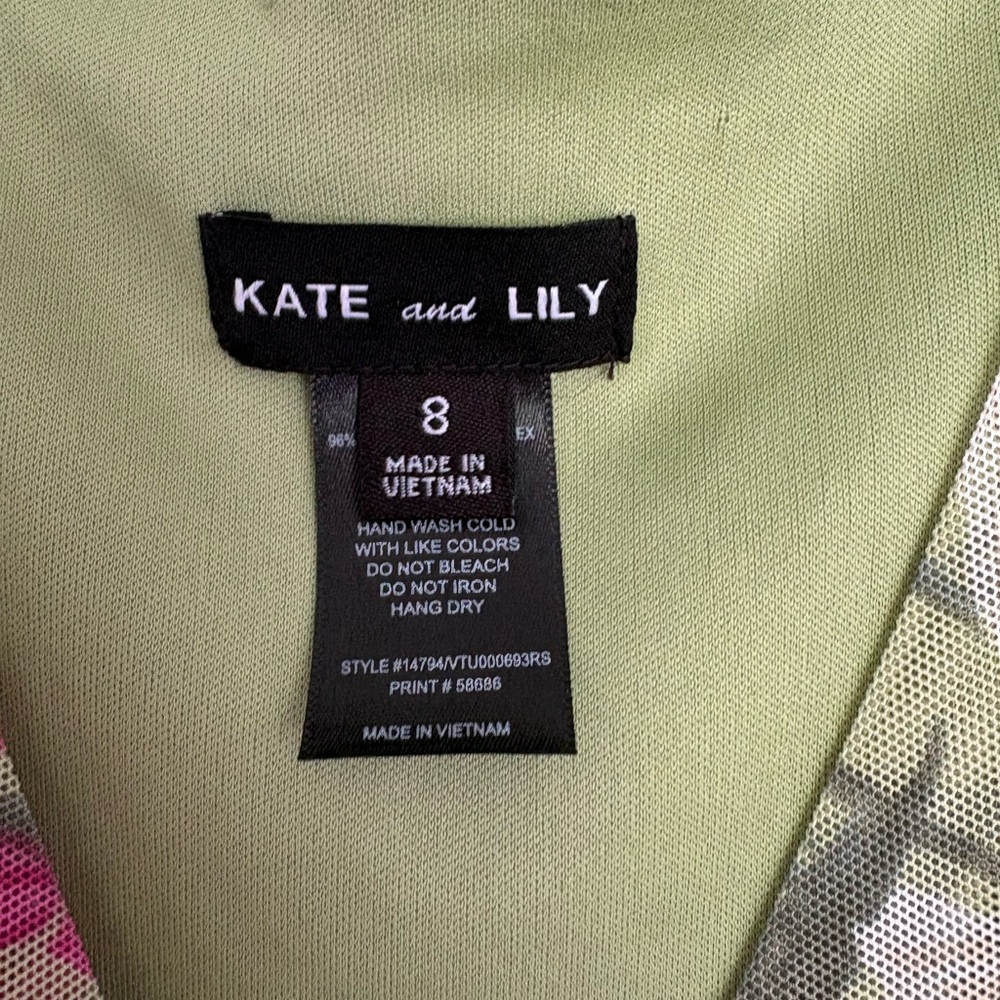Kate and Lily Size 8 Floral Maxi Smocked Waist Dress in Green and Pink - Picture 4 of 7